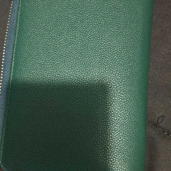 Women's Vegan Leather Clutch Wallet with Zip, Hand Strap, Large Capacity - Picture 9 of 9